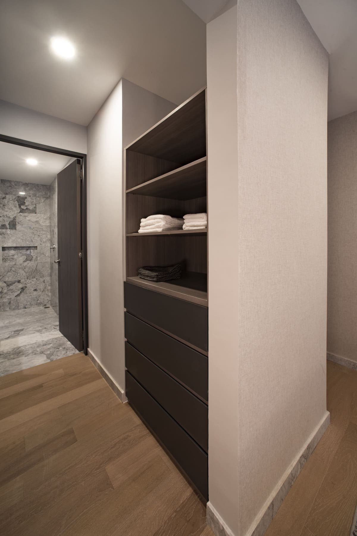 Walking closet